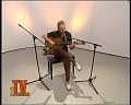 Der Virtuose der Guitar Andre Krikula spielt bei Tv Ipanema